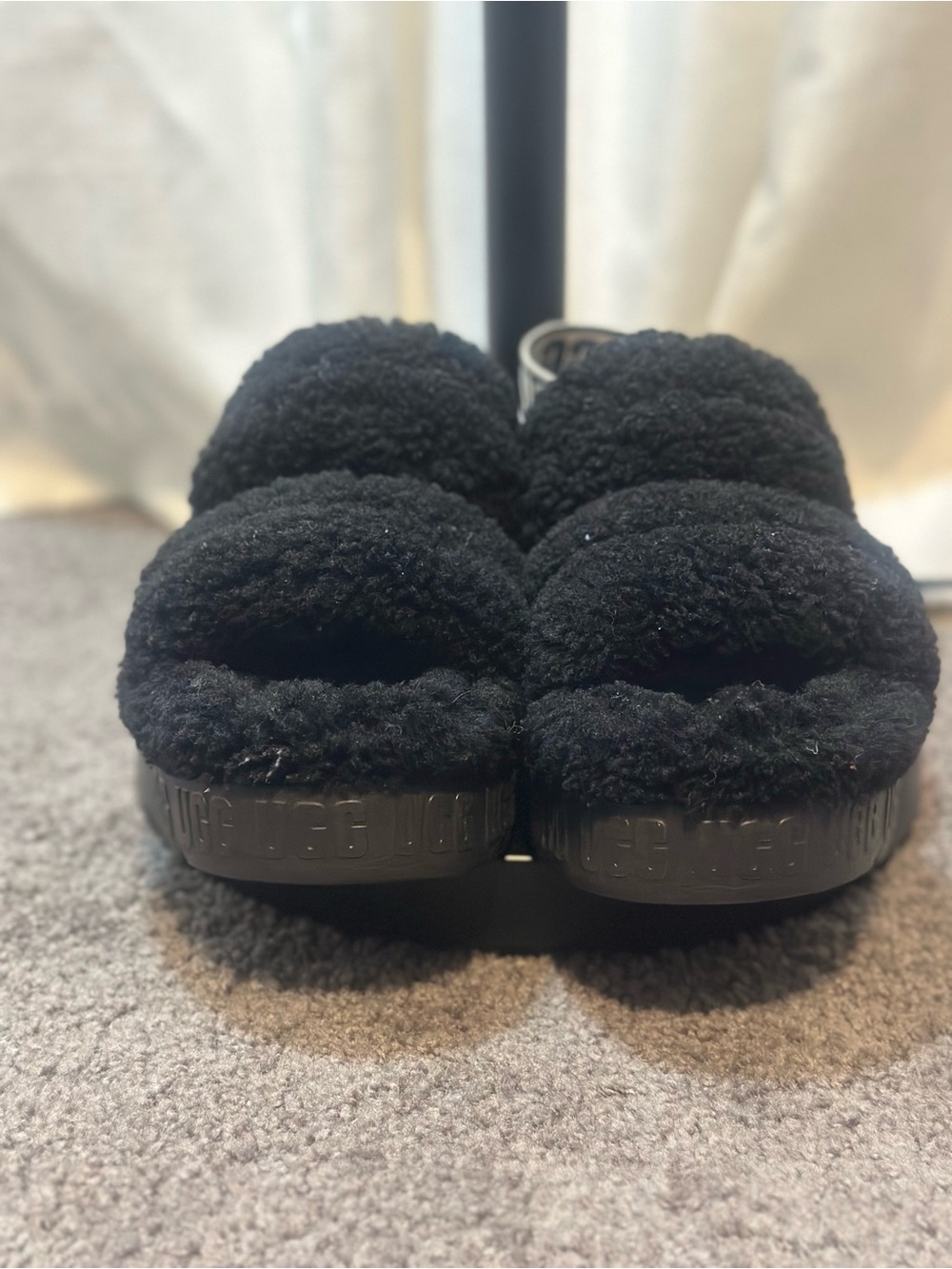UGG Oh Fluffita Black Shearling Platform Sandals Women’s Size 8